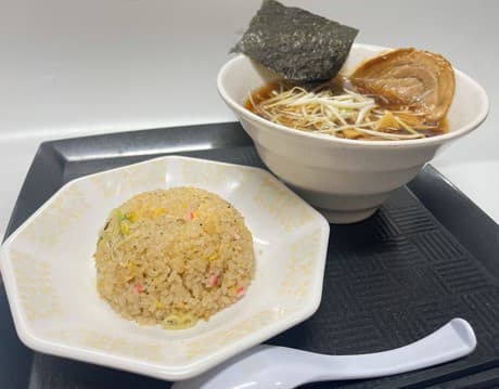 画像 市川PA おすすめメニュー 醤油らーめん半炒飯セット