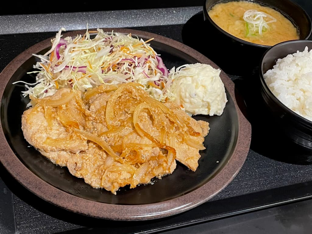 画像 平和島PA上り おすすめメニュー 生姜焼き定食