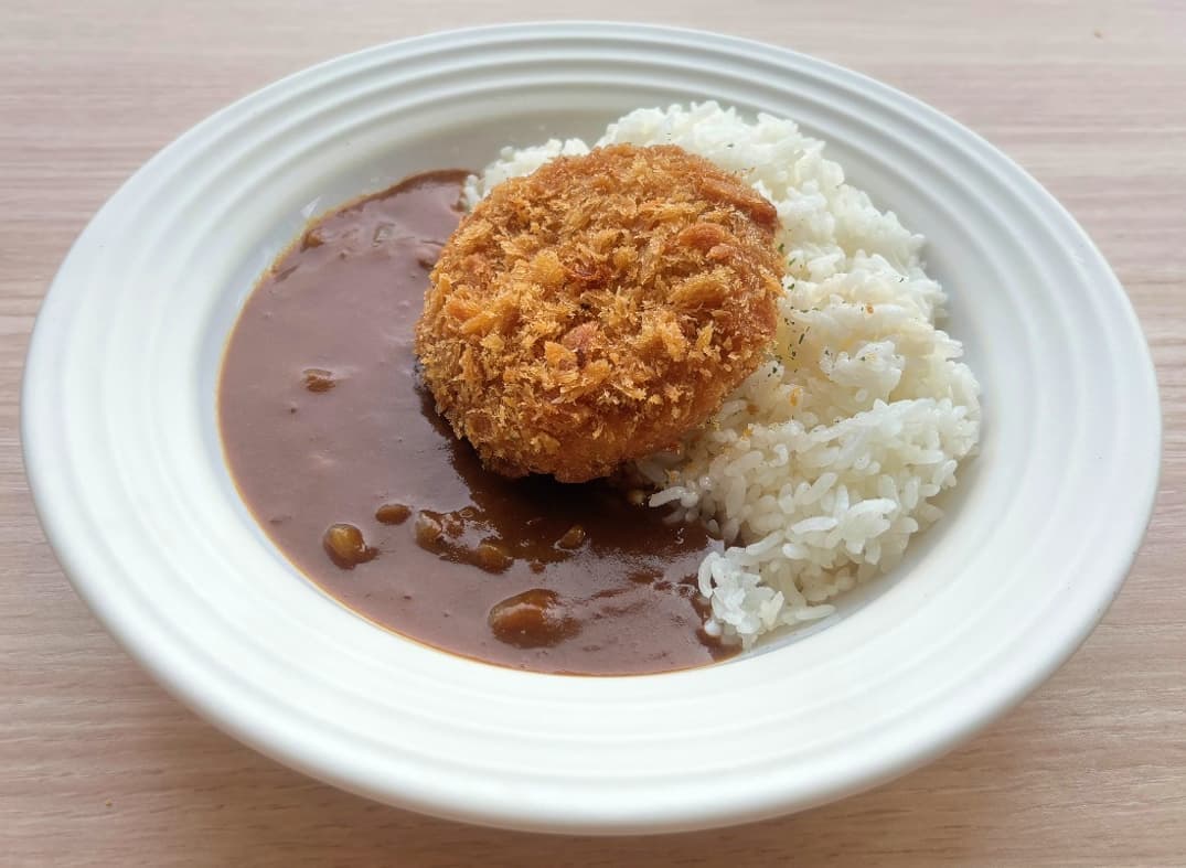 画像 代々木PA おすすめメニュー 東京柔豚メンチカツカレー