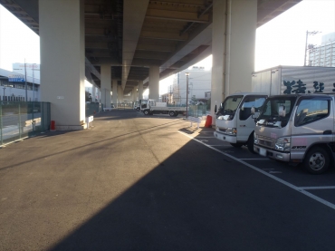 磯子駅前駐車場