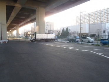 磯子駅前駐車場