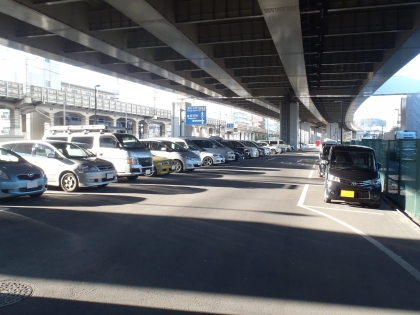 新杉田駅前駐車場（月極）