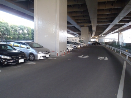 新杉田駅前駐車場（月極）