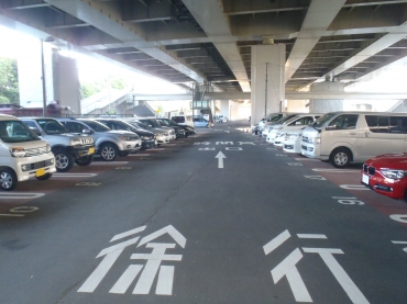 新杉田駅前駐車場（時間貸）