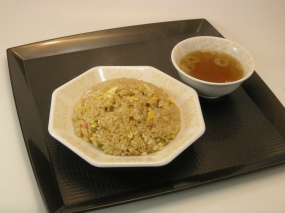 あさりたっぷり炒飯（中華スープ付）（税込850円）