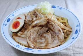 THE　大黒チャーシュー麺（税込1,300円）